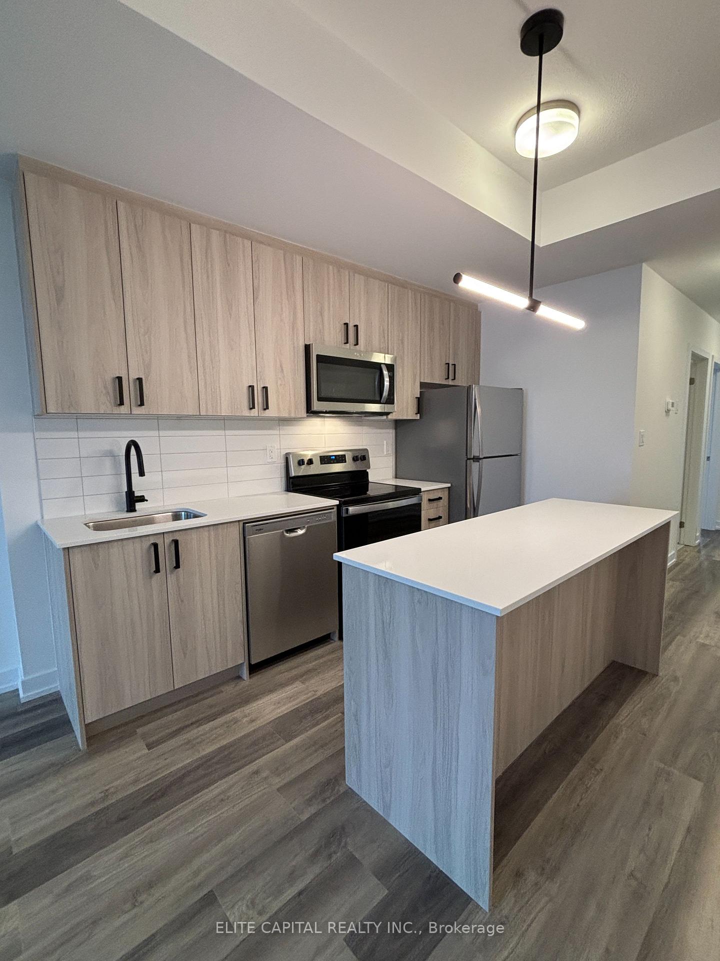 Photo 4 of 25 Palace St Street, Kitchener, Laurentian Hills — HOMEH