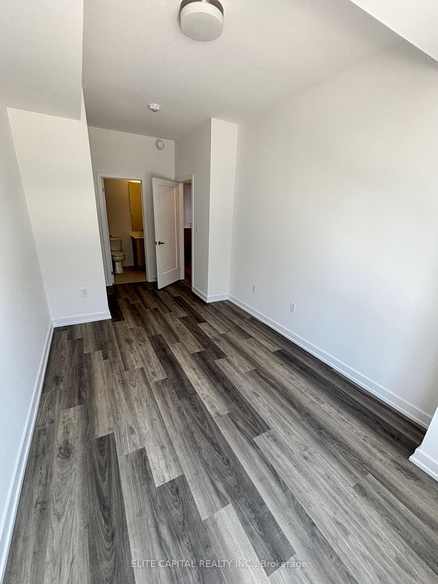 Photo 5 of 25 Palace St Street, Kitchener, Laurentian Hills — HOMEH