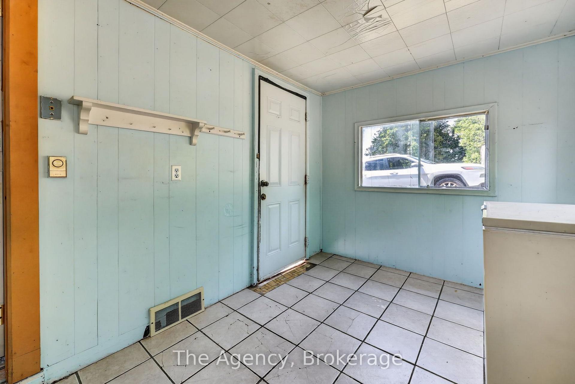 Photo 4 of 11401 Highway 12, Tay, Rural Tay — HOMEH