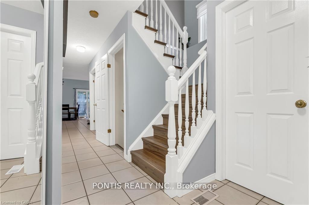 Photo 5 of 40 Alderson Drive, Cambridge, Hespeler Village — HOMEH