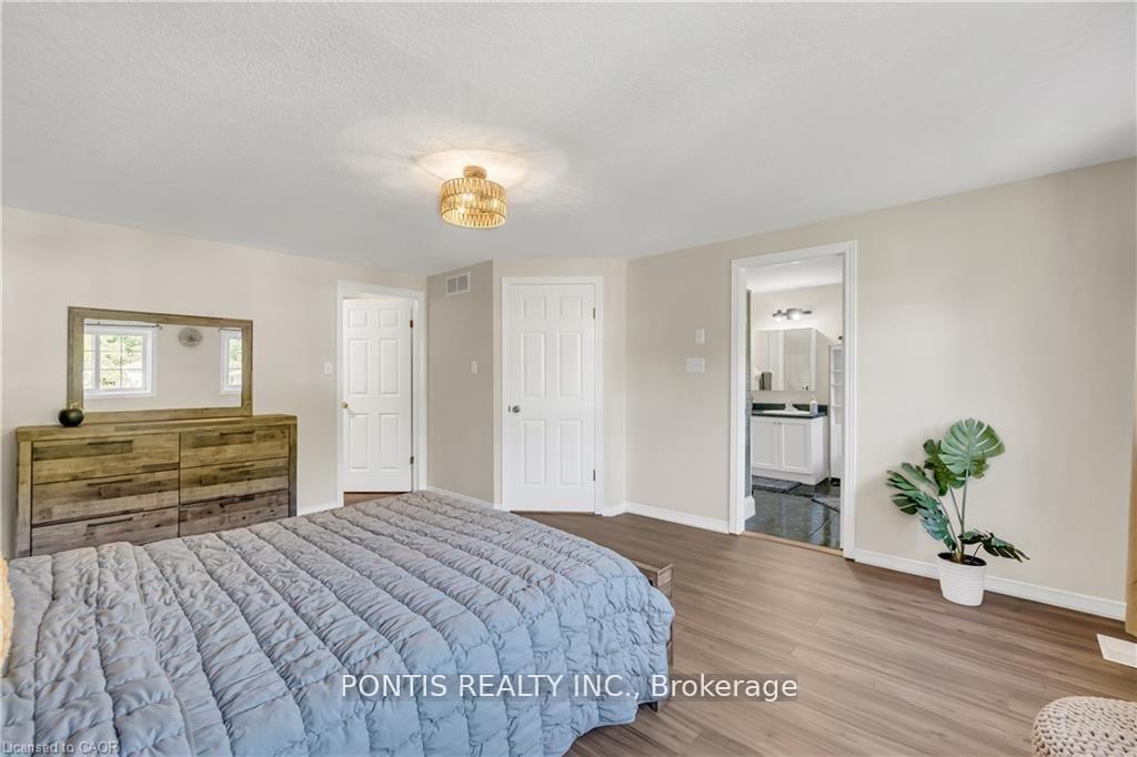 Photo 23 of 40 Alderson Drive, Cambridge, Hespeler Village — HOMEH
