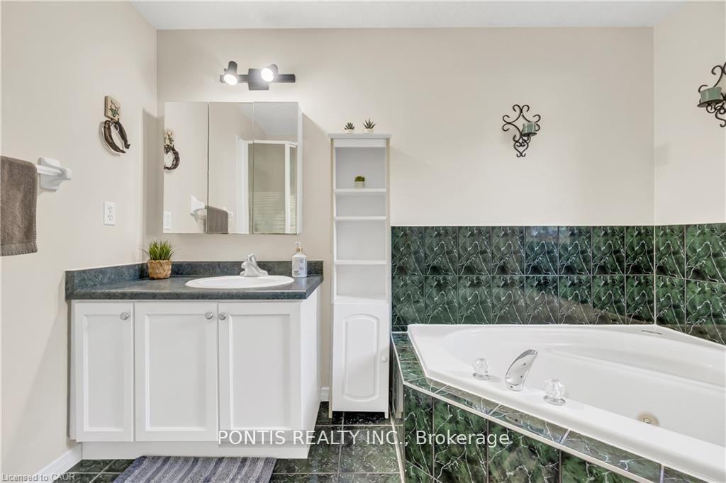Photo 25 of 40 Alderson Drive, Cambridge, Hespeler Village — HOMEH