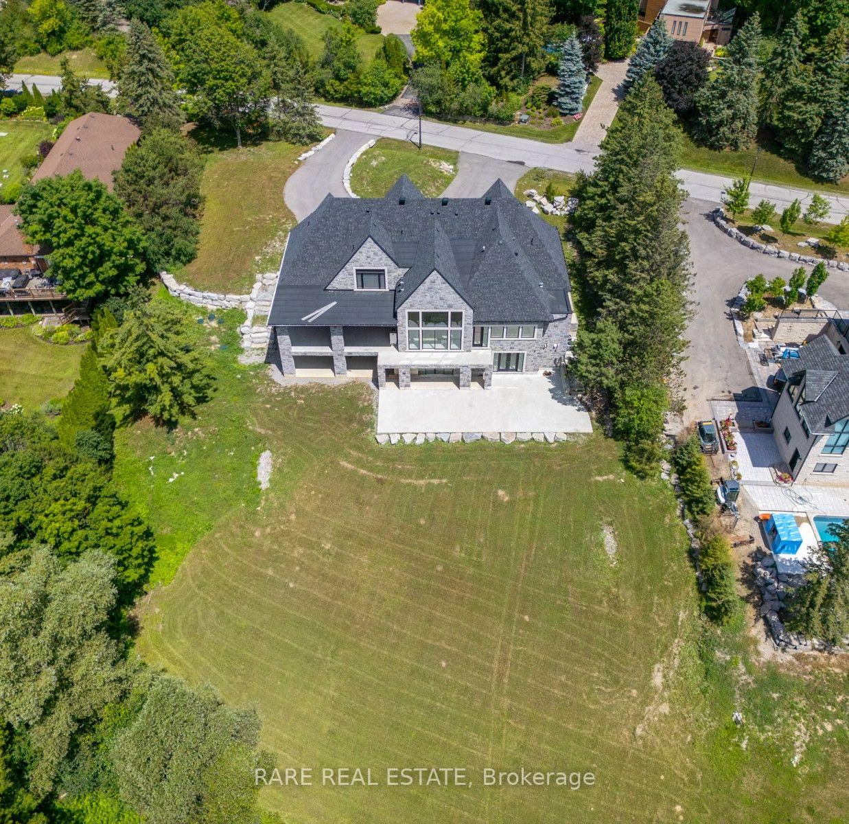 Photo 3 of 23 Valleyview Court, Vaughan, Kleinburg — HOMEH