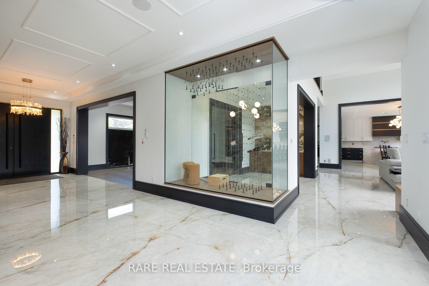 Photo 10 of 23 Valleyview Court, Vaughan, Kleinburg — HOMEH