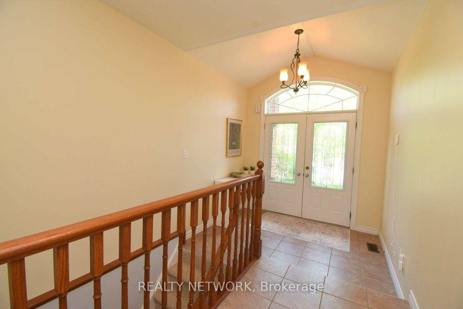 Photo 4 of 132 Clough Crescent, Guelph, Pineridge/Westminster Woods — HOMEH