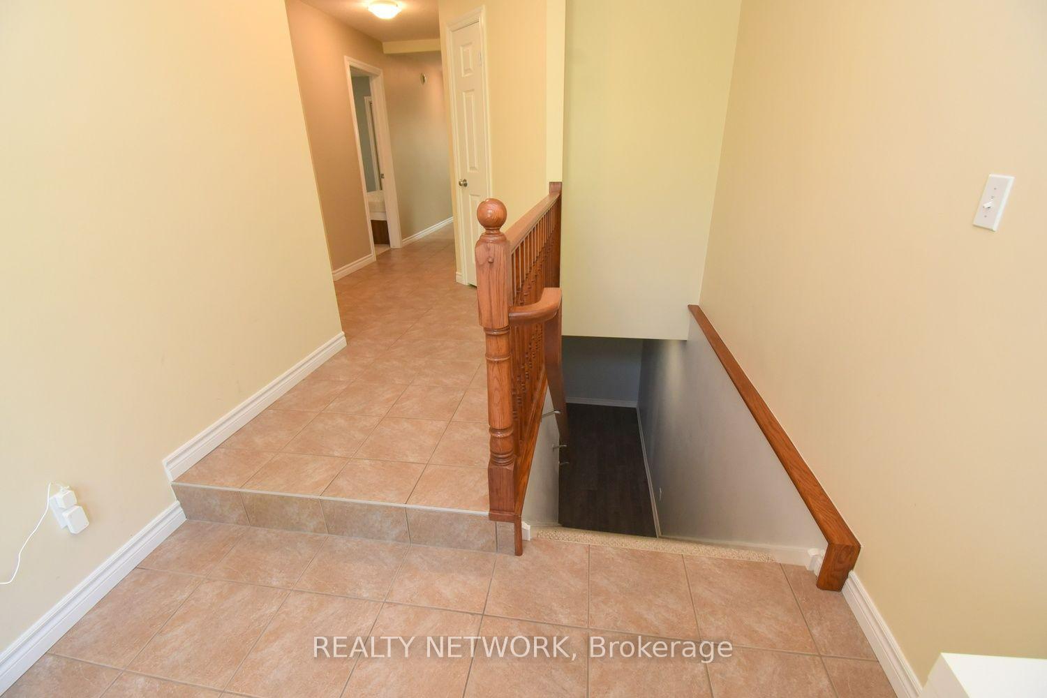 Photo 5 of 132 Clough Crescent, Guelph, Pineridge/Westminster Woods — HOMEH