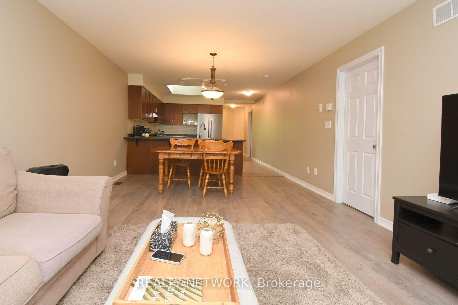 Photo 9 of 132 Clough Crescent, Guelph, Pineridge/Westminster Woods — HOMEH