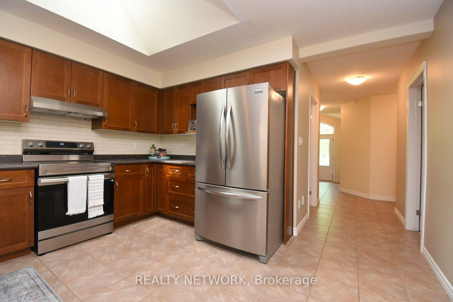 Photo 10 of 132 Clough Crescent, Guelph, Pineridge/Westminster Woods — HOMEH