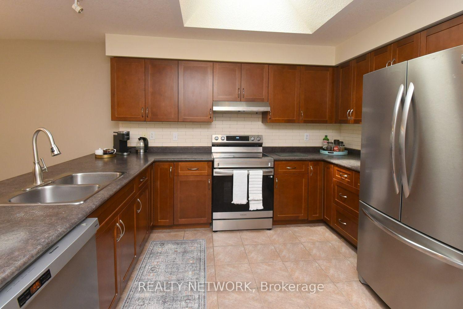Photo 12 of 132 Clough Crescent, Guelph, Pineridge/Westminster Woods — HOMEH