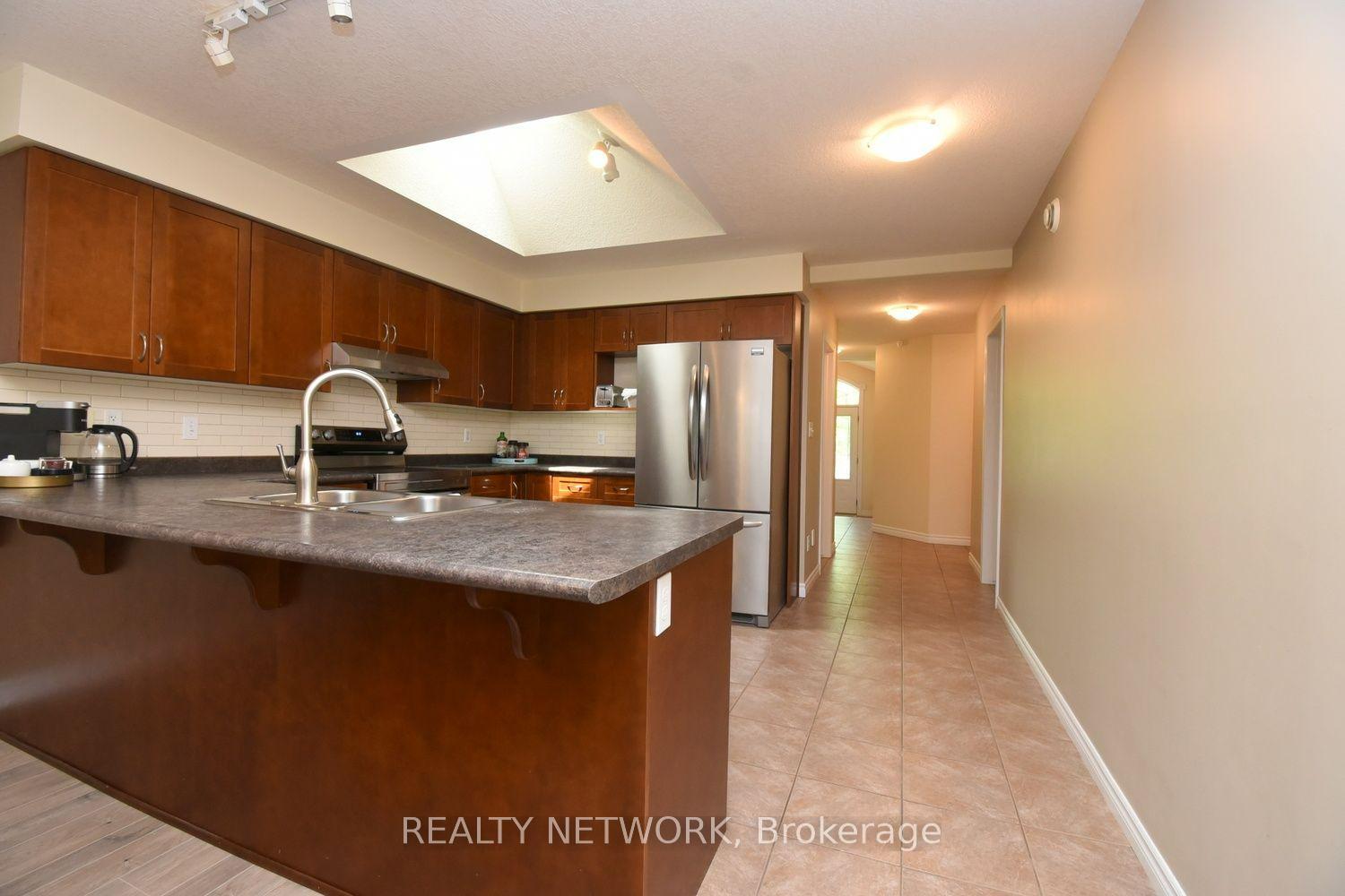 Photo 13 of 132 Clough Crescent, Guelph, Pineridge/Westminster Woods — HOMEH