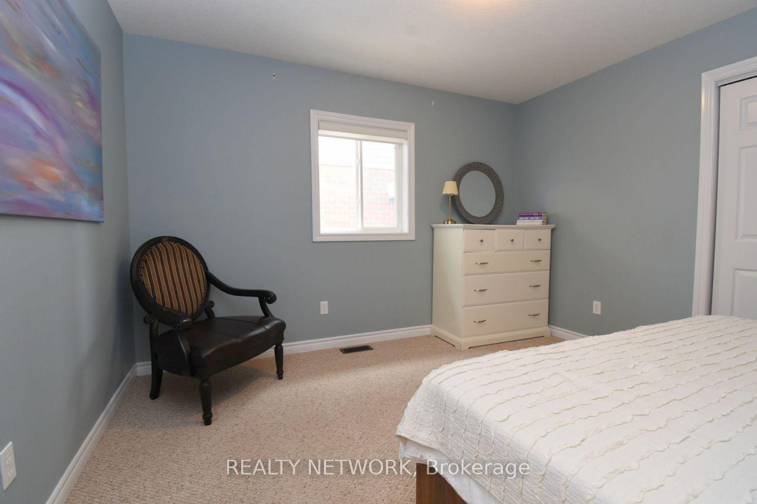 Photo 19 of 132 Clough Crescent, Guelph, Pineridge/Westminster Woods — HOMEH