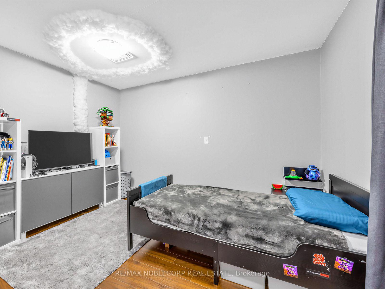 Photo 19 of 12 George McKenzie Court, North York, Humberlea-Pelmo Park — HOMEH