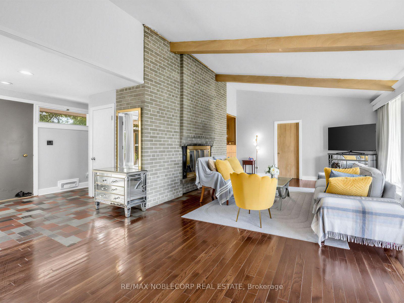 Photo 22 of 12 George McKenzie Court, North York, Humberlea-Pelmo Park — HOMEH