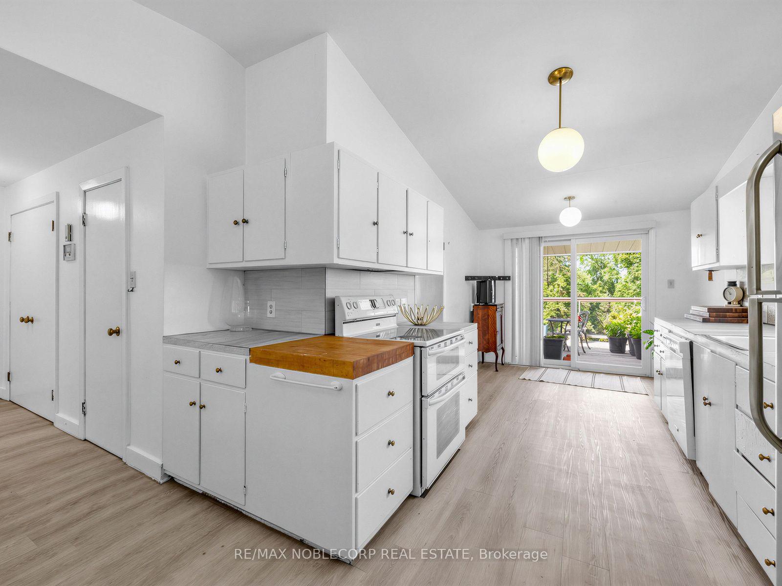 Photo 33 of 12 George McKenzie Court, North York, Humberlea-Pelmo Park — HOMEH