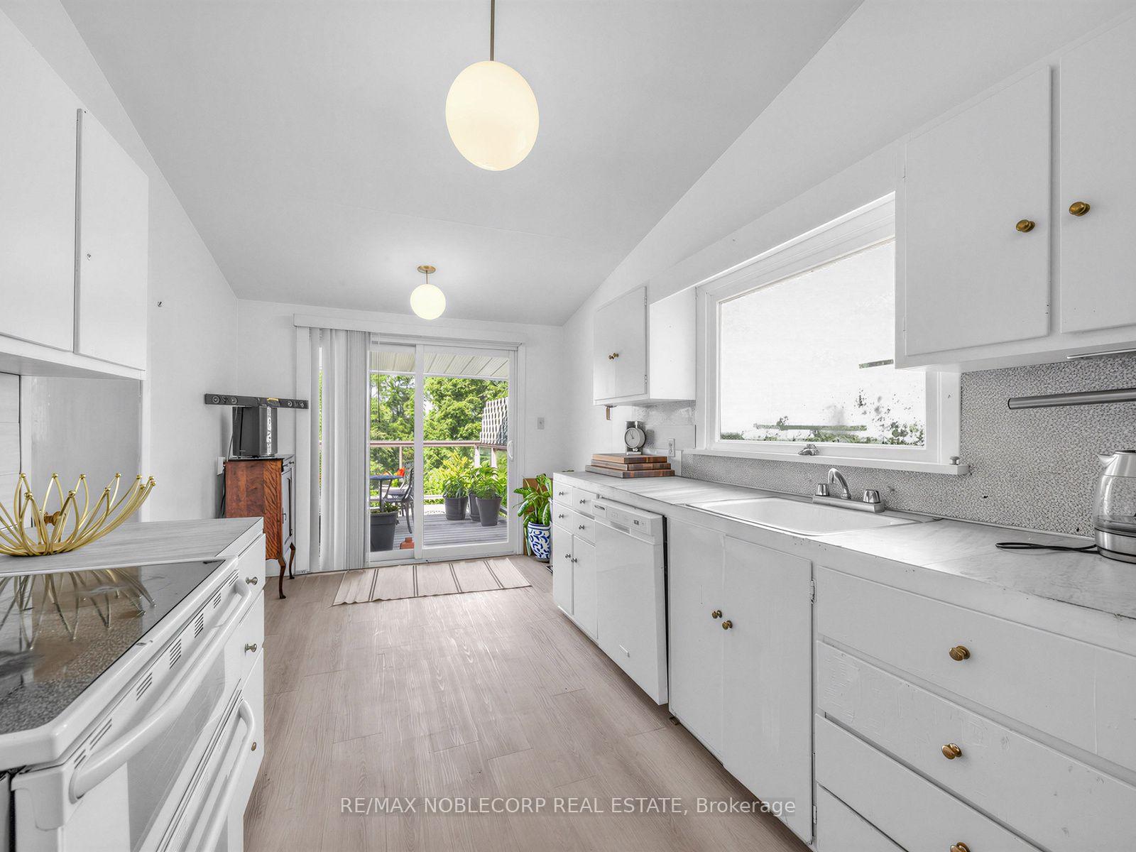 Photo 34 of 12 George McKenzie Court, North York, Humberlea-Pelmo Park — HOMEH