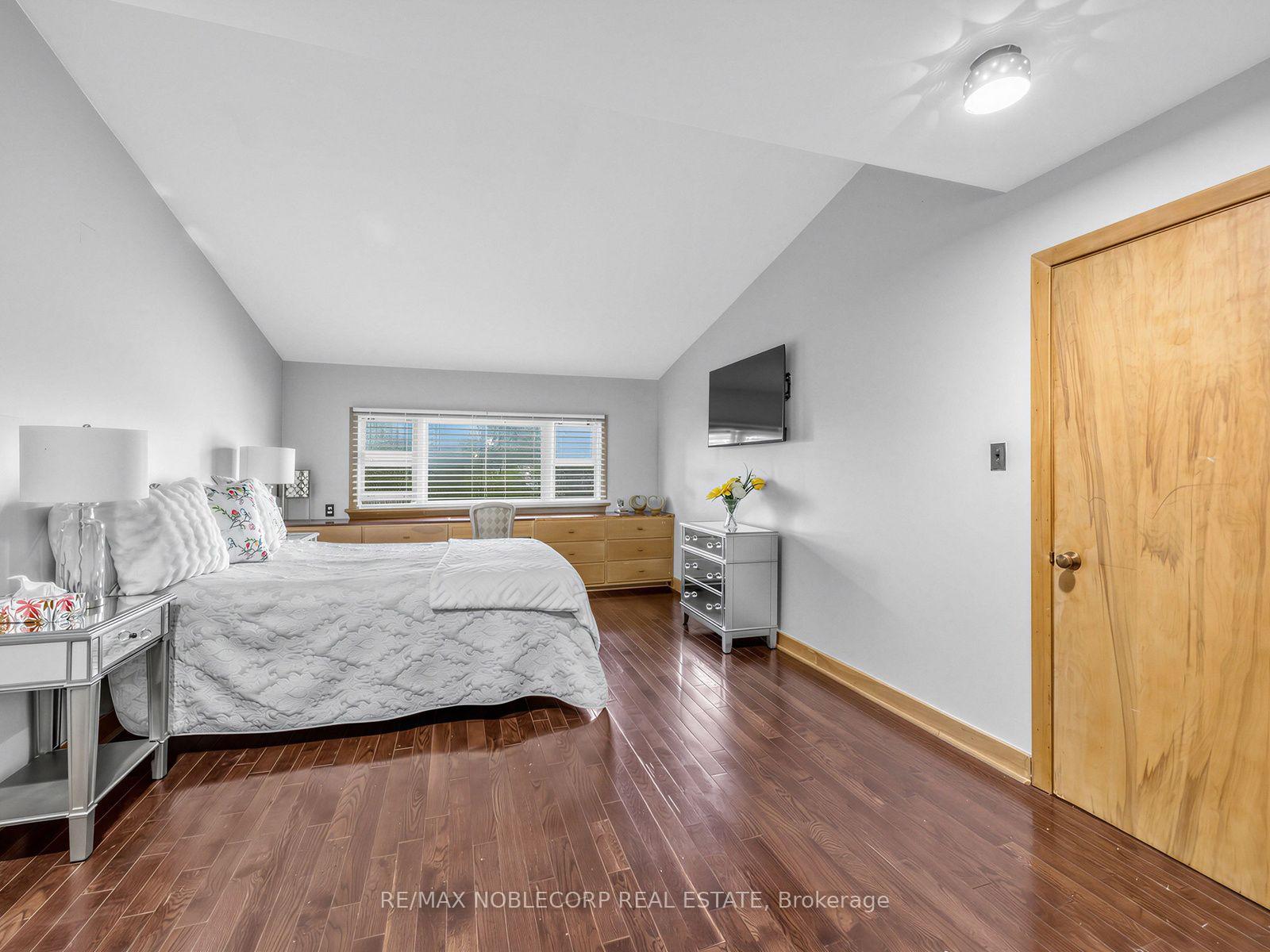 Photo 41 of 12 George McKenzie Court, North York, Humberlea-Pelmo Park — HOMEH