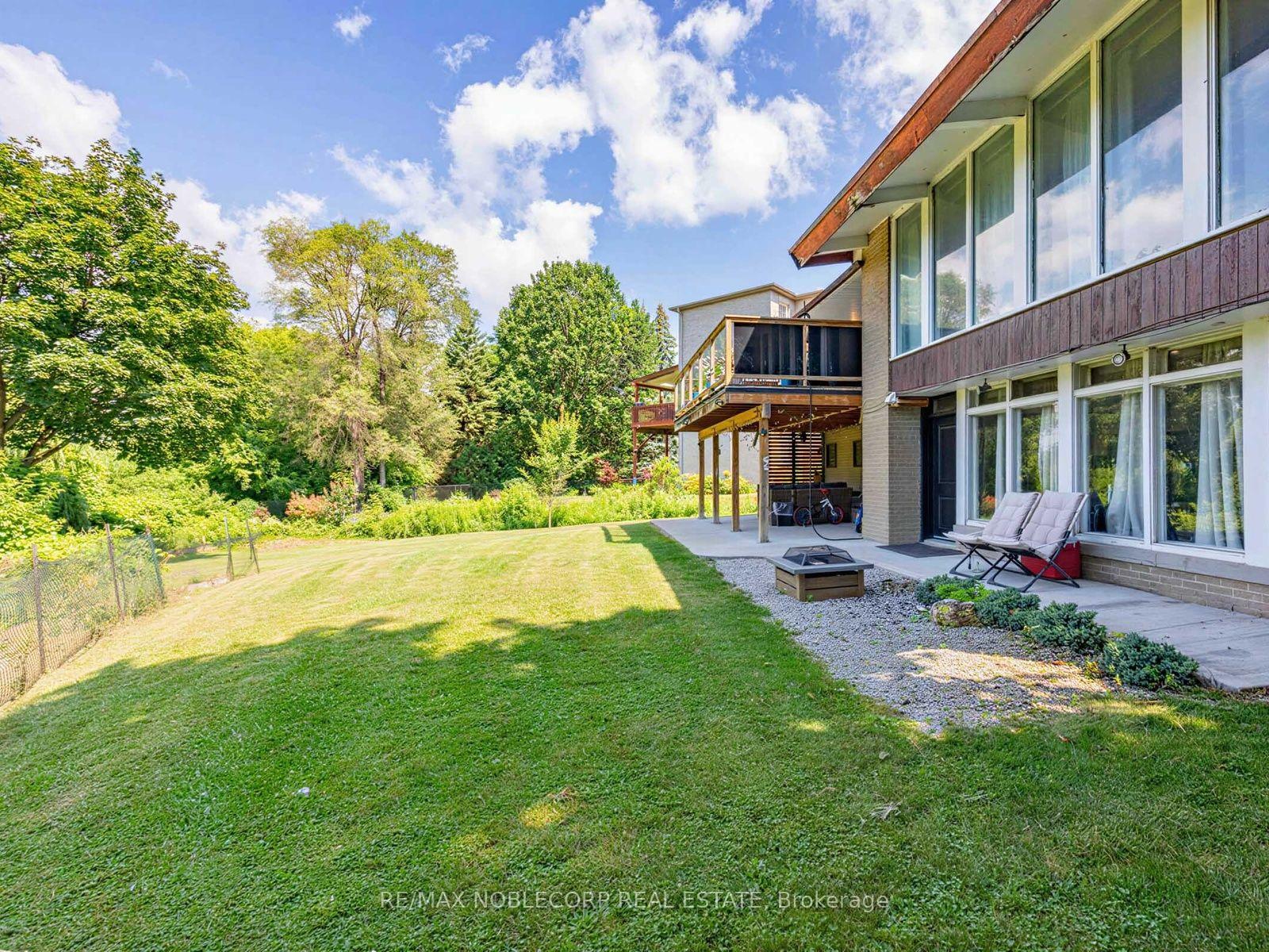 Photo 48 of 12 George McKenzie Court, North York, Humberlea-Pelmo Park — HOMEH