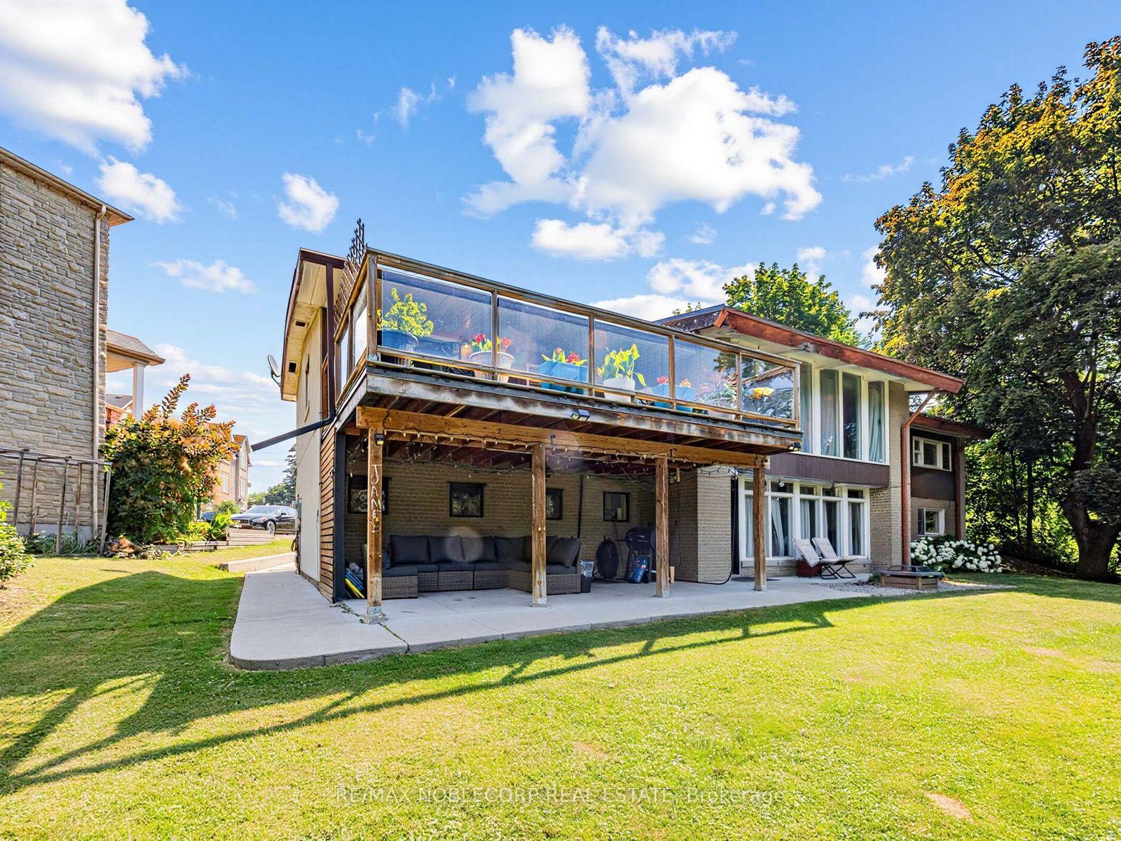 Photo 49 of 12 George McKenzie Court, North York, Humberlea-Pelmo Park — HOMEH