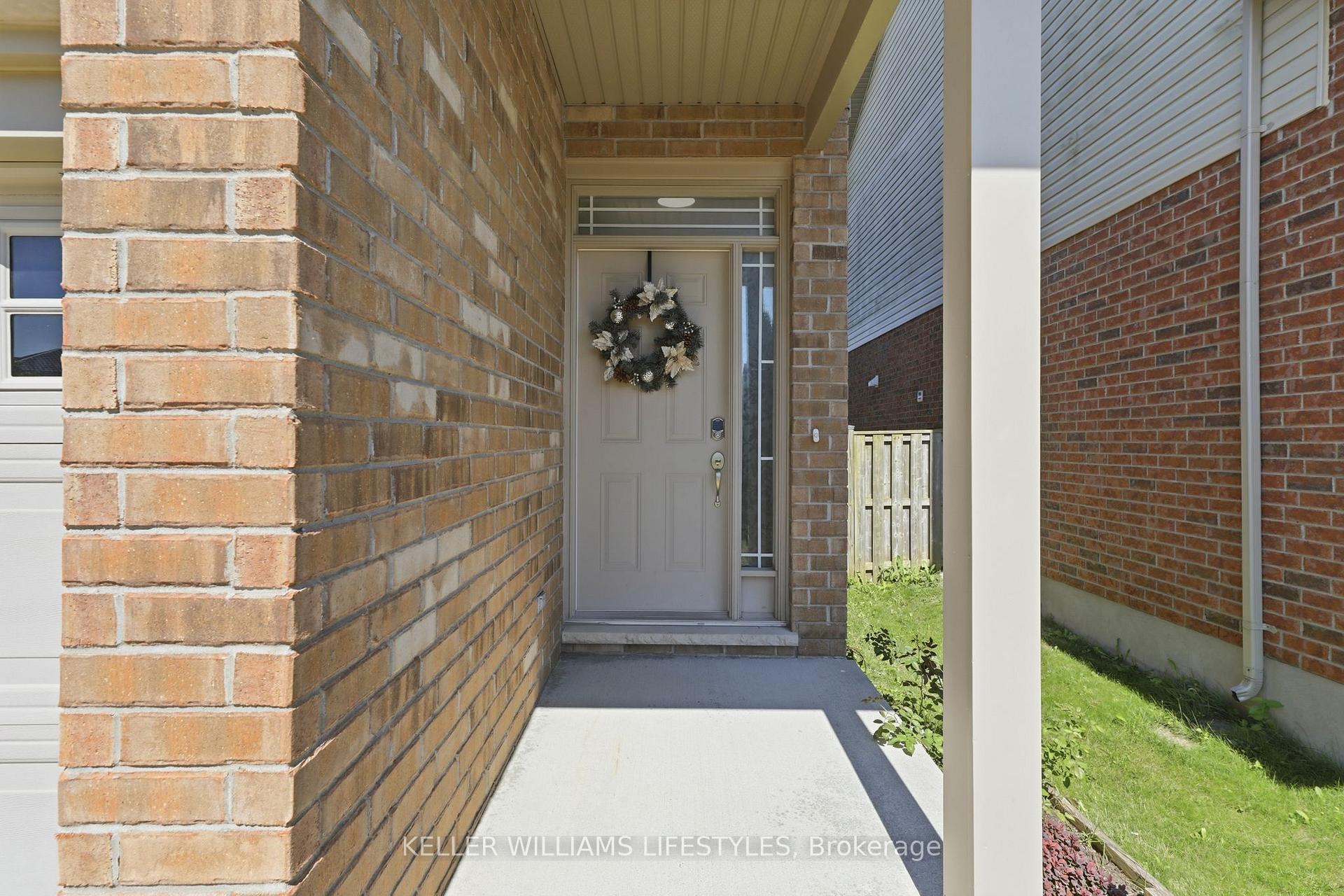 Photo 4 of 1784 Stackhouse Crescent, London, North C — HOMEH