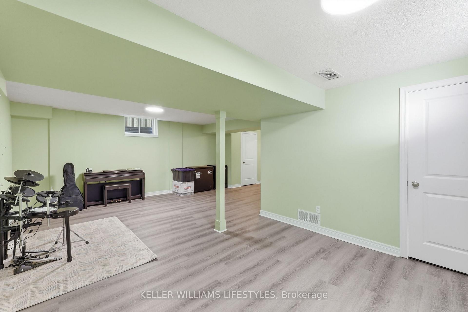 Photo 33 of 1784 Stackhouse Crescent, London, North C — HOMEH