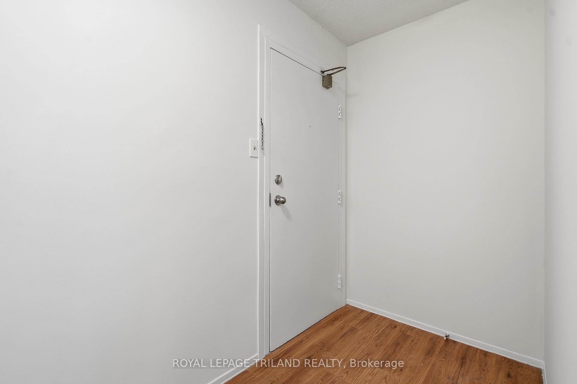 Photo 5 of Unit 135, 1096 Jalna Boulevard, London, South X — HOMEH