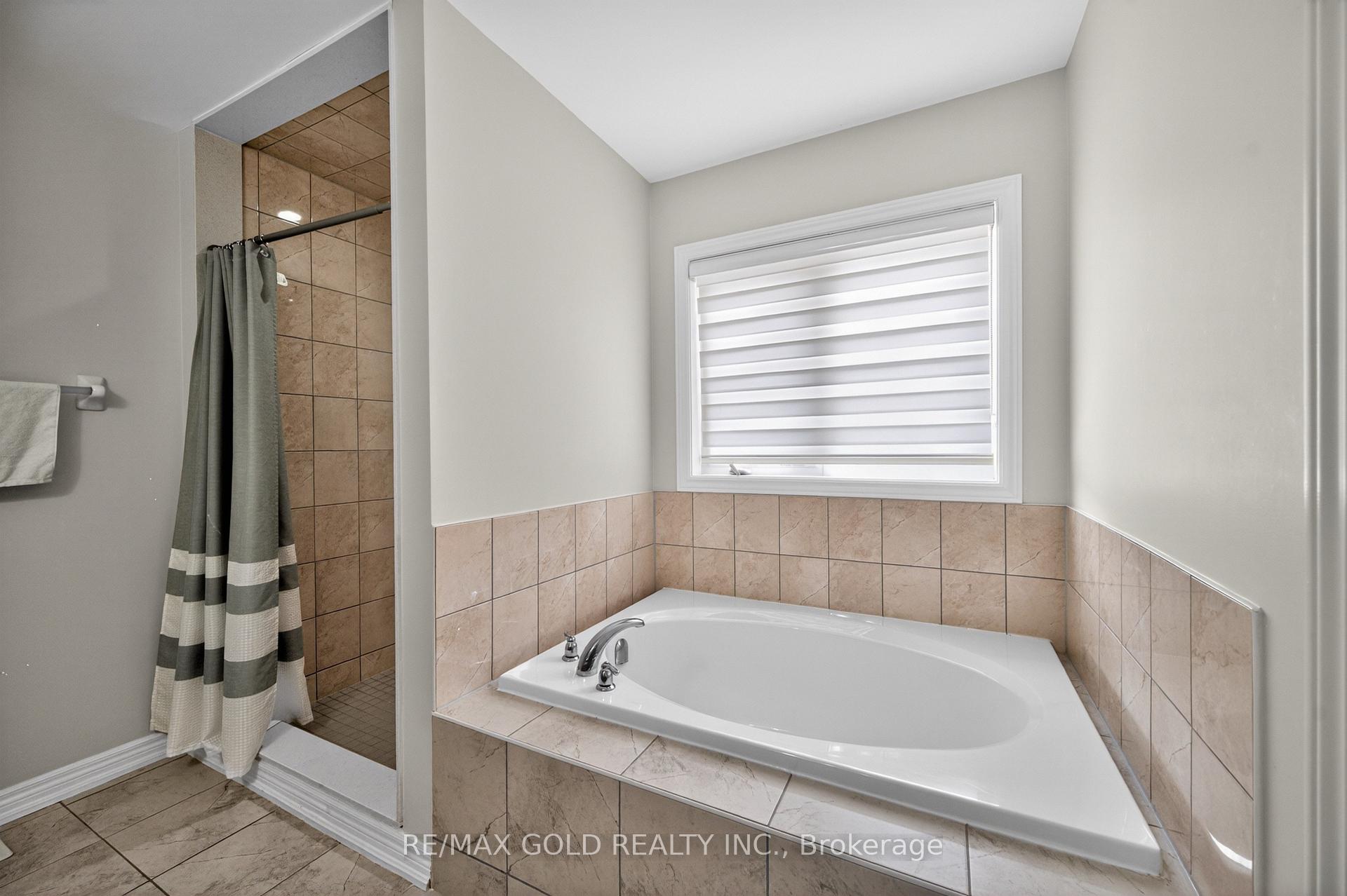 Photo 21 of 28 Weatherall Avenue, Cambridge, Preston Heights — HOMEH