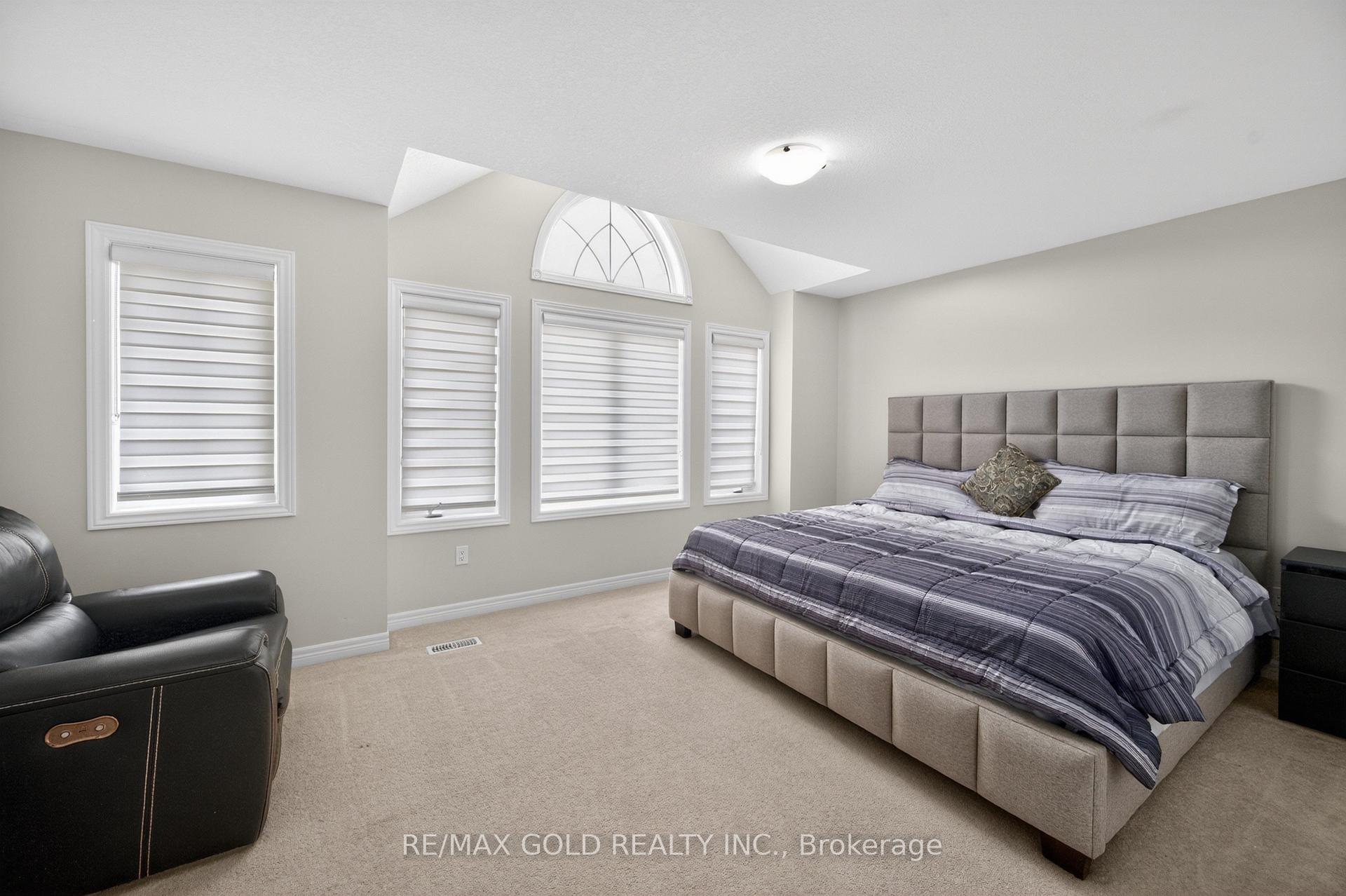 Photo 24 of 28 Weatherall Avenue, Cambridge, Preston Heights — HOMEH