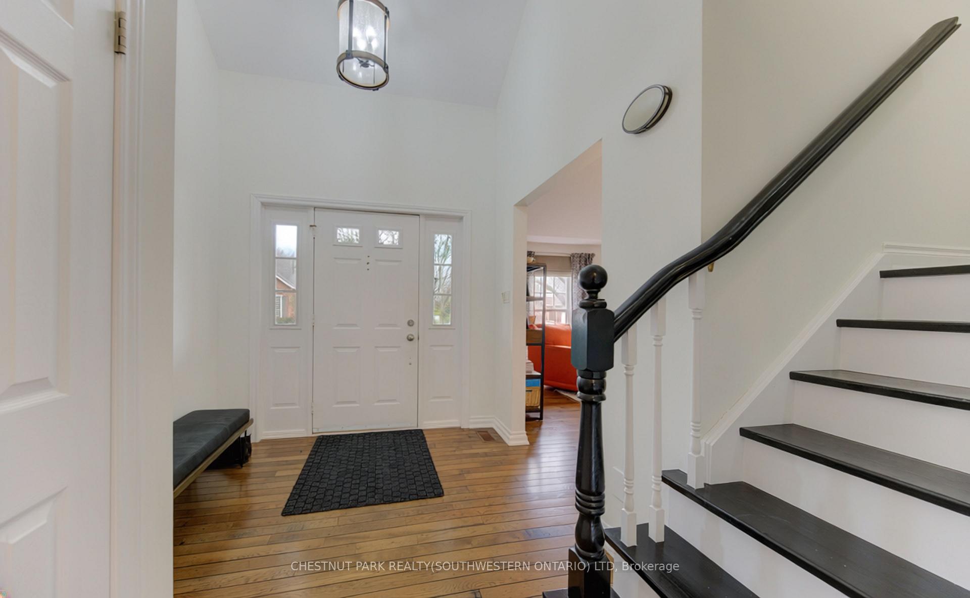 Photo 3 of Unit 9, 306 Roxton Drive, Waterloo, Upper Beechwood — HOMEH