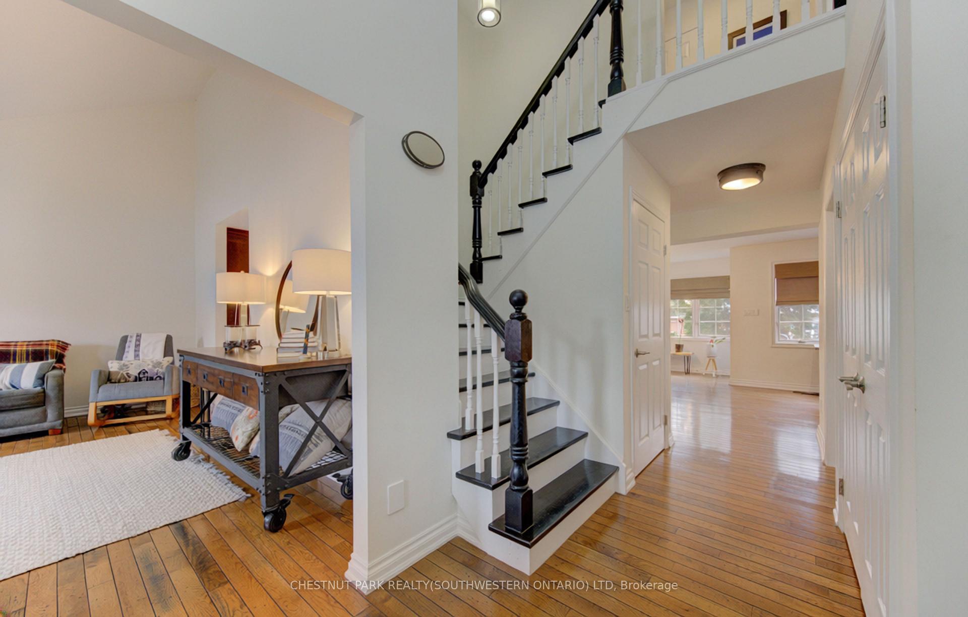 Photo 4 of Unit 9, 306 Roxton Drive, Waterloo, Upper Beechwood — HOMEH