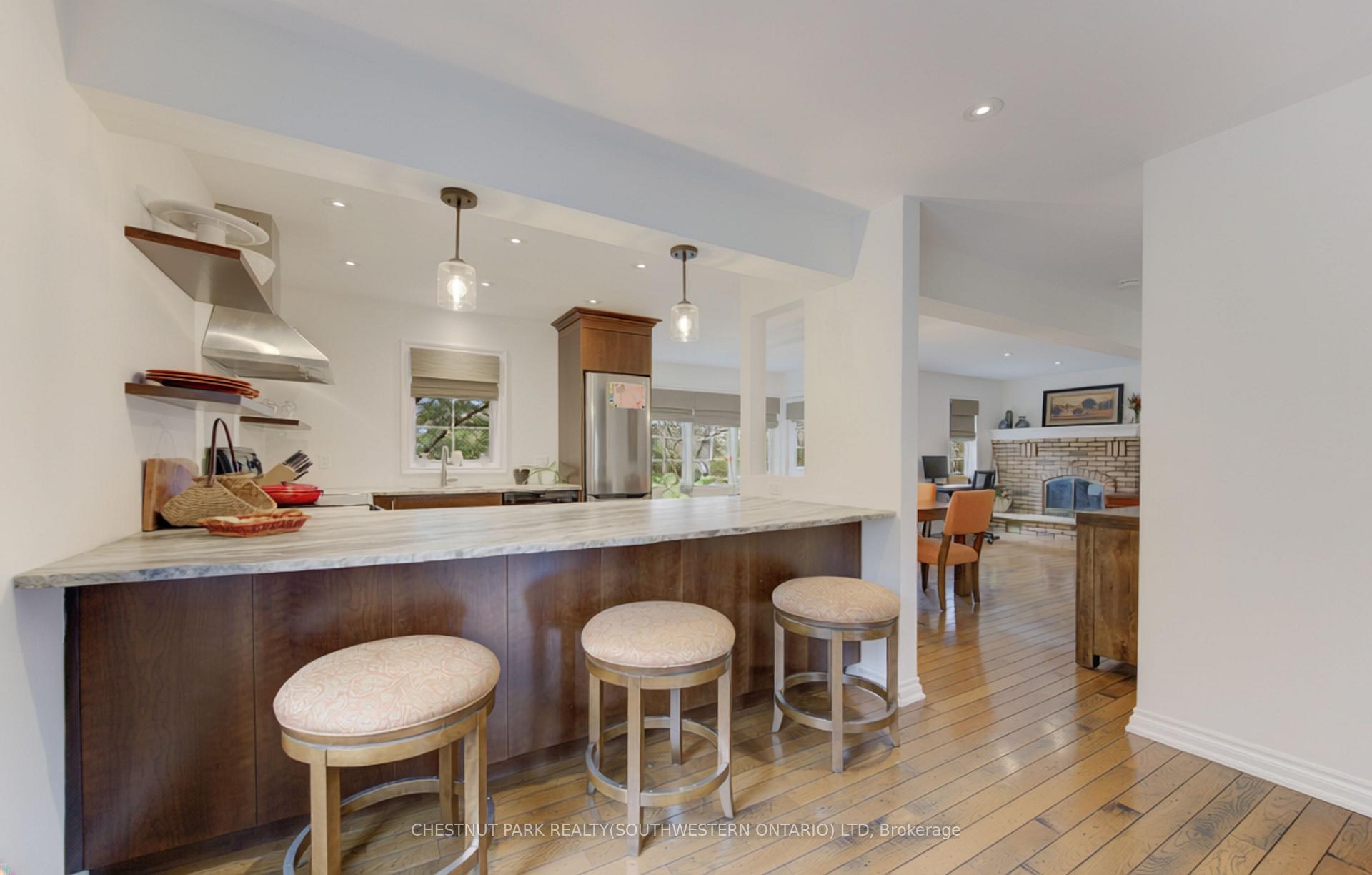 Photo 8 of Unit 9, 306 Roxton Drive, Waterloo, Upper Beechwood — HOMEH