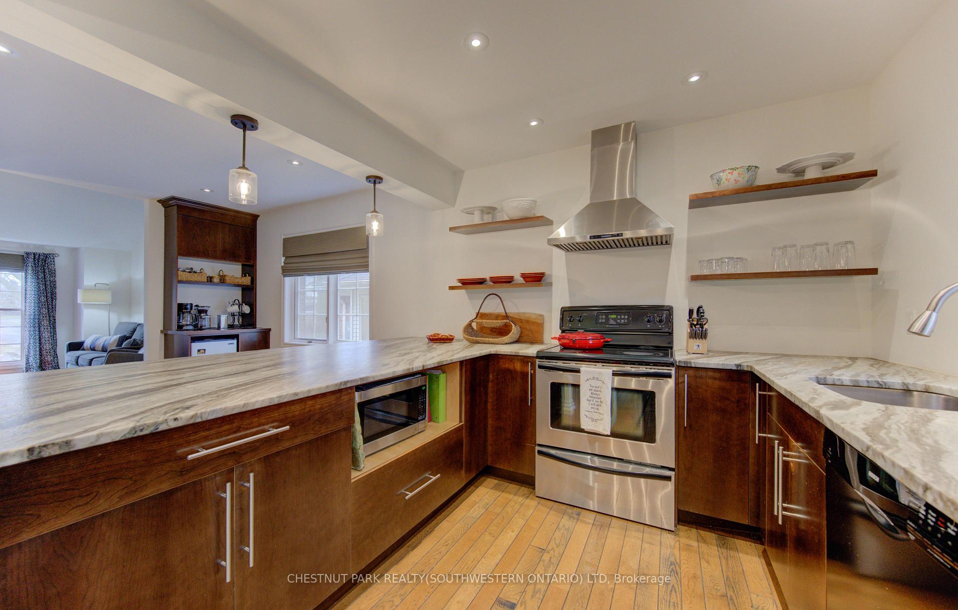 Photo 12 of Unit 9, 306 Roxton Drive, Waterloo, Upper Beechwood — HOMEH