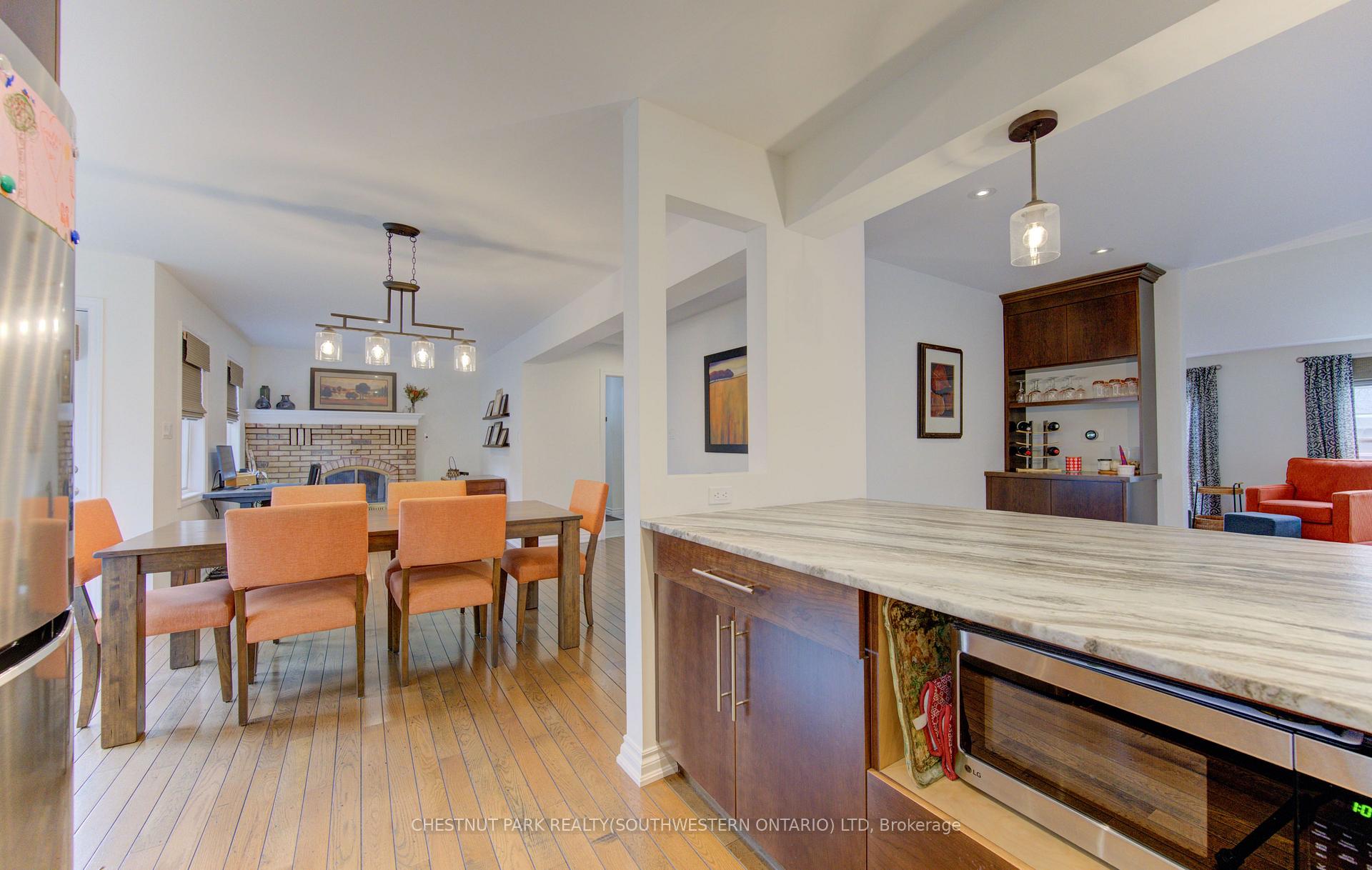 Photo 13 of Unit 9, 306 Roxton Drive, Waterloo, Upper Beechwood — HOMEH