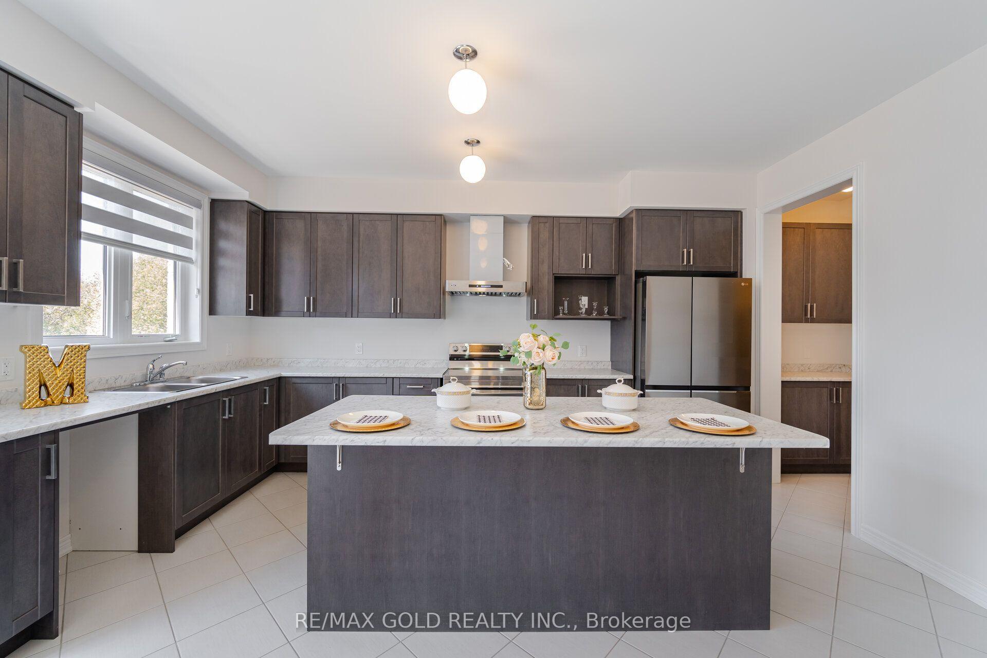 Photo 14 of 210 Chippewa Avenue, Shelburne — HOMEH