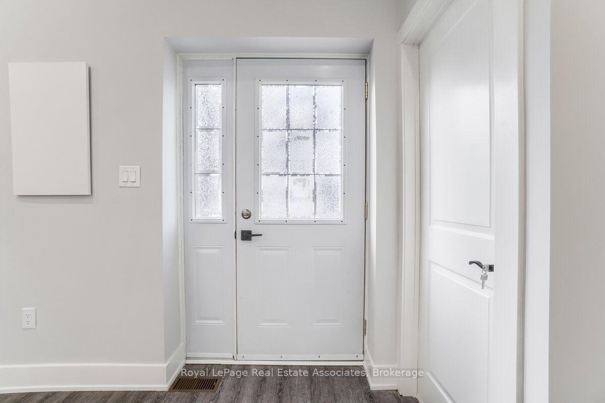 Photo 4 of Unit 1, 39 Welland Avenue S, St. Catharines, Downtown — HOMEH
