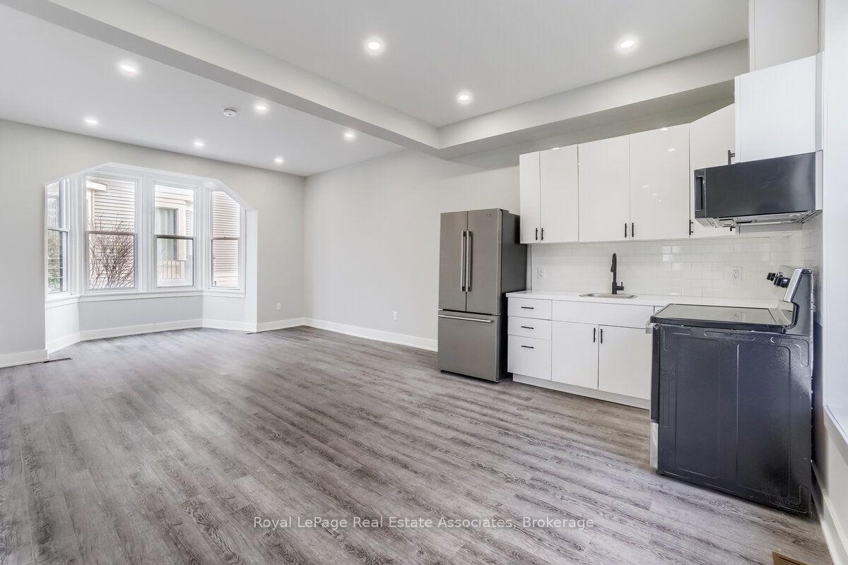 Photo 7 of Unit 1, 39 Welland Avenue S, St. Catharines, Downtown — HOMEH