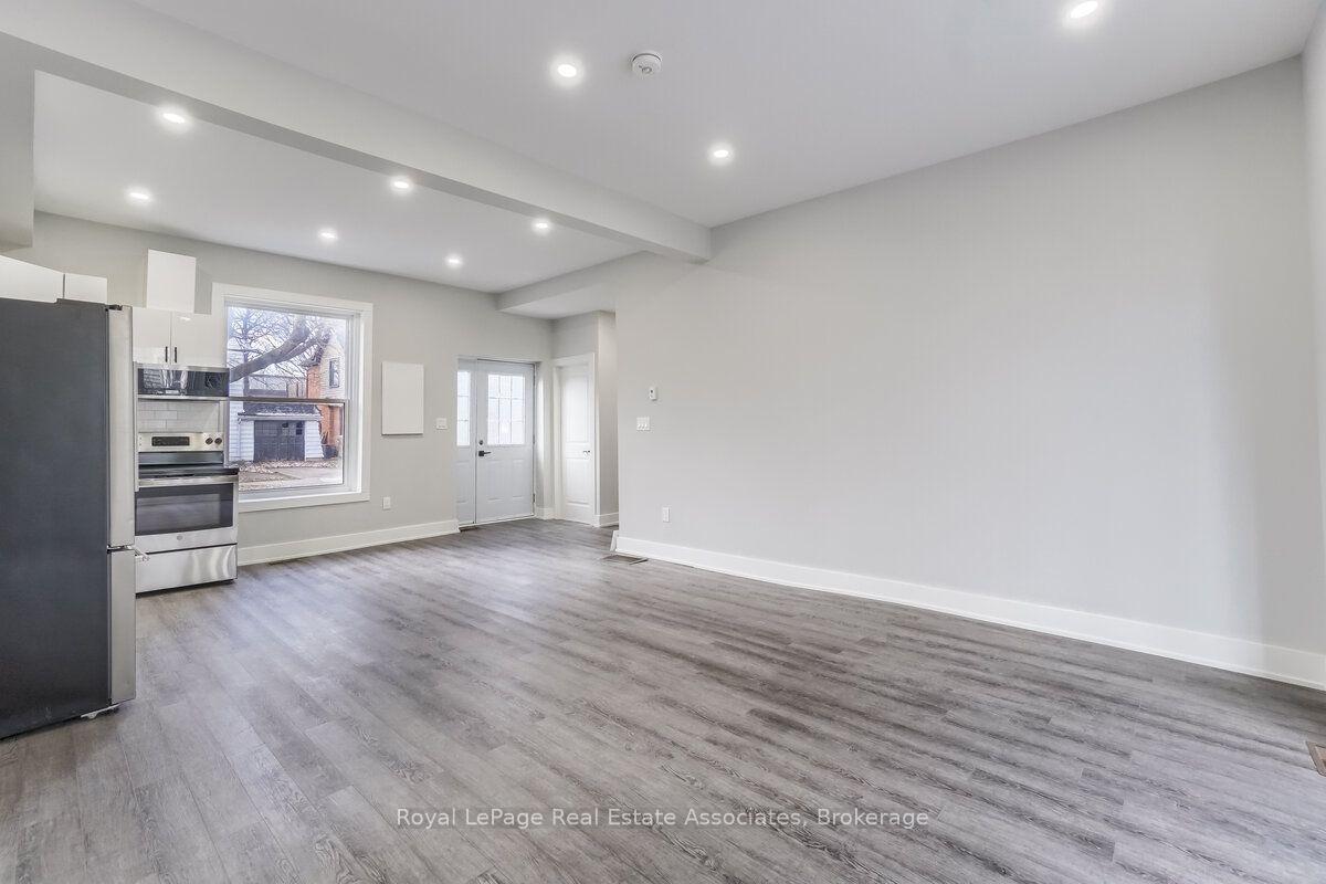 Photo 11 of Unit 1, 39 Welland Avenue S, St. Catharines, Downtown — HOMEH