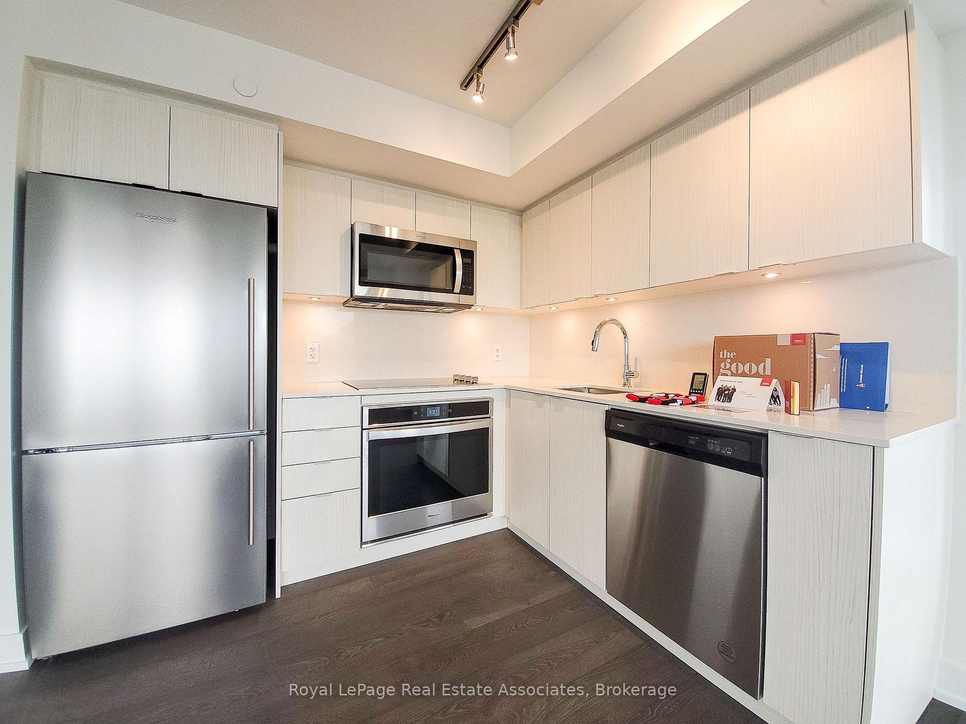 Photo 2 of Unit 1528, 5 Mabelle Avenue, Etobicoke, Islington-City Centre West — HOMEH