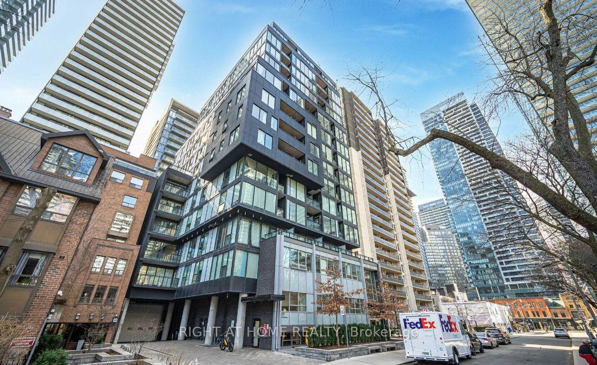 Front of Unit 403, 17 Dundonald Street