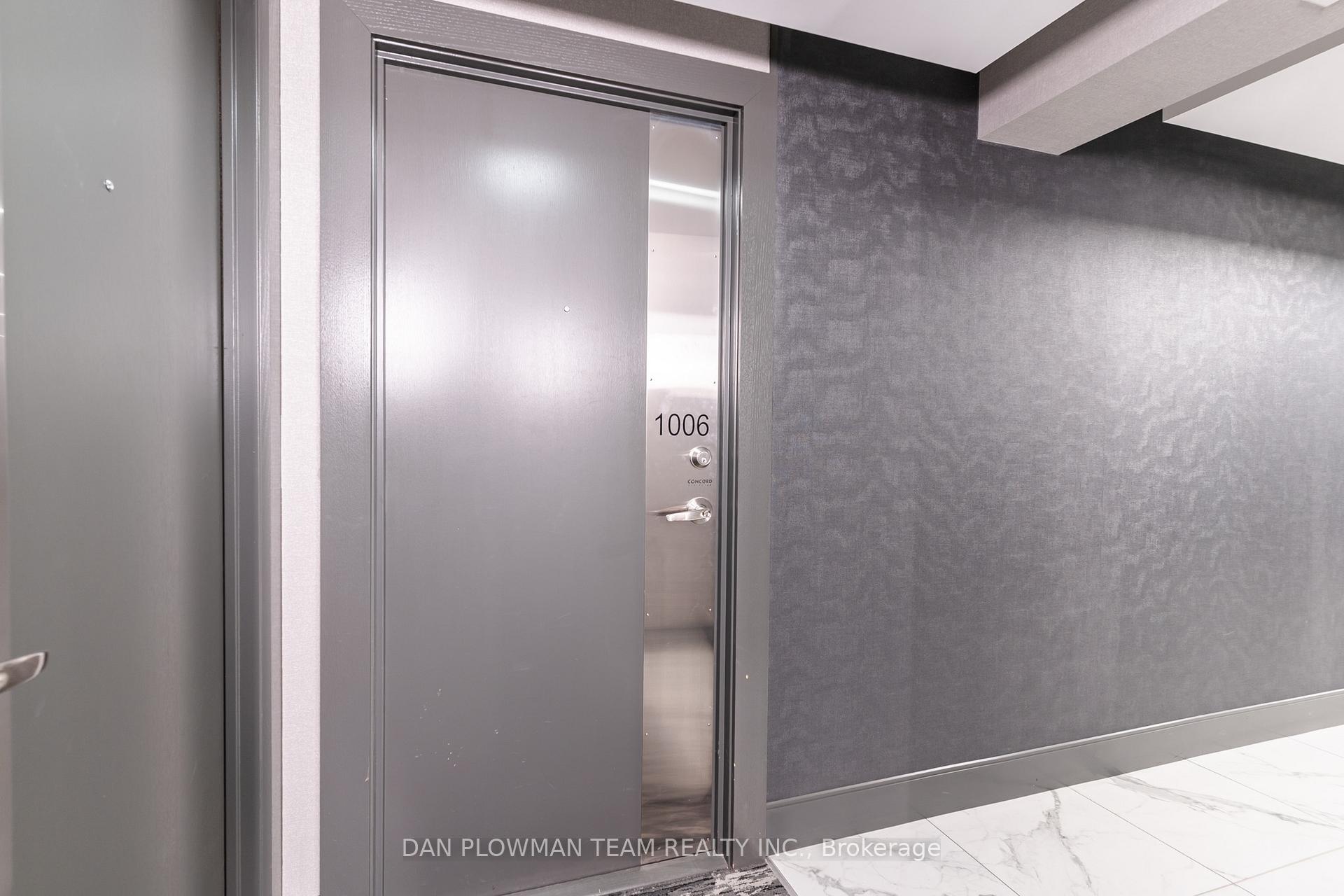 Photo 3 of Unit 1006, 8 Telegram Mews, Toronto, Waterfront Communities — HOMEH
