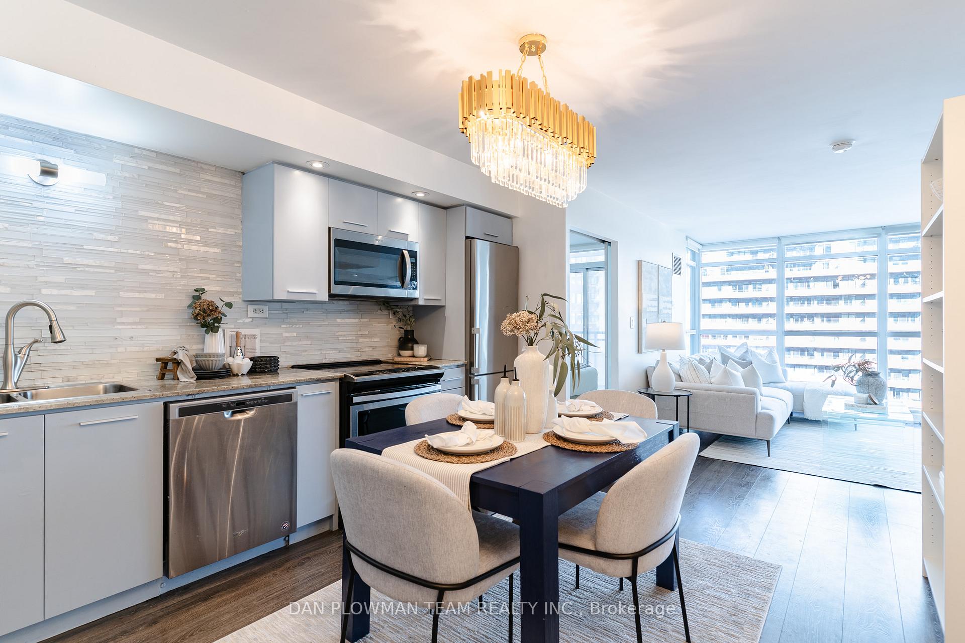 Photo 6 of Unit 1006, 8 Telegram Mews, Toronto, Waterfront Communities — HOMEH