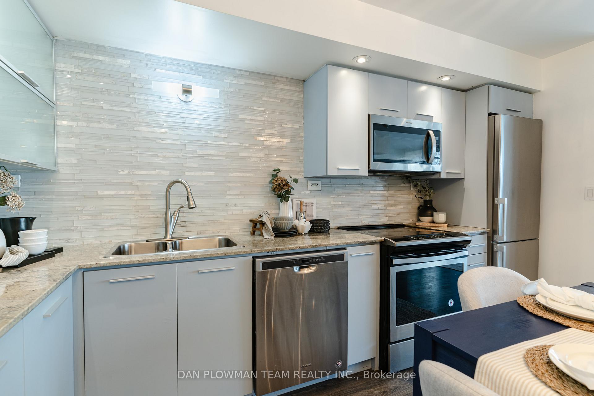 Photo 7 of Unit 1006, 8 Telegram Mews, Toronto, Waterfront Communities — HOMEH