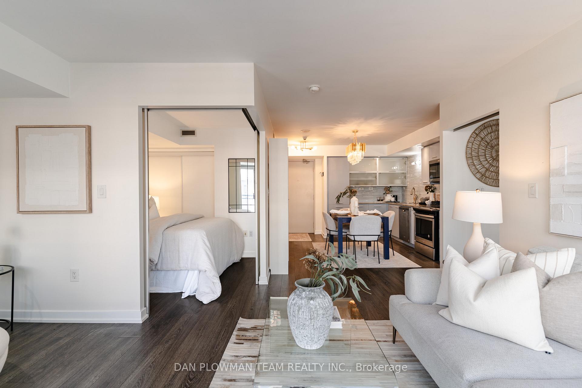 Photo 10 of Unit 1006, 8 Telegram Mews, Toronto, Waterfront Communities — HOMEH
