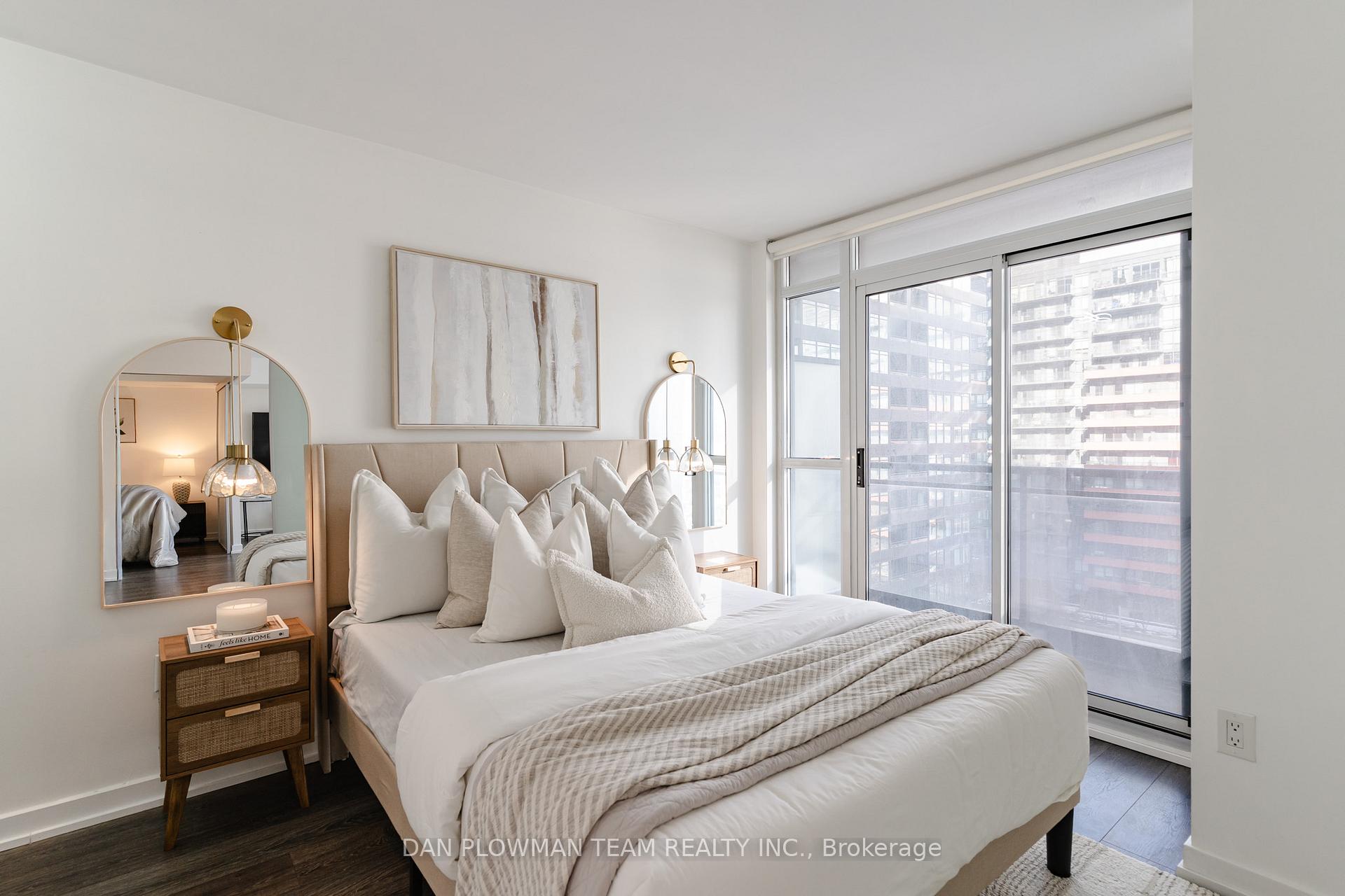 Photo 11 of Unit 1006, 8 Telegram Mews, Toronto, Waterfront Communities — HOMEH