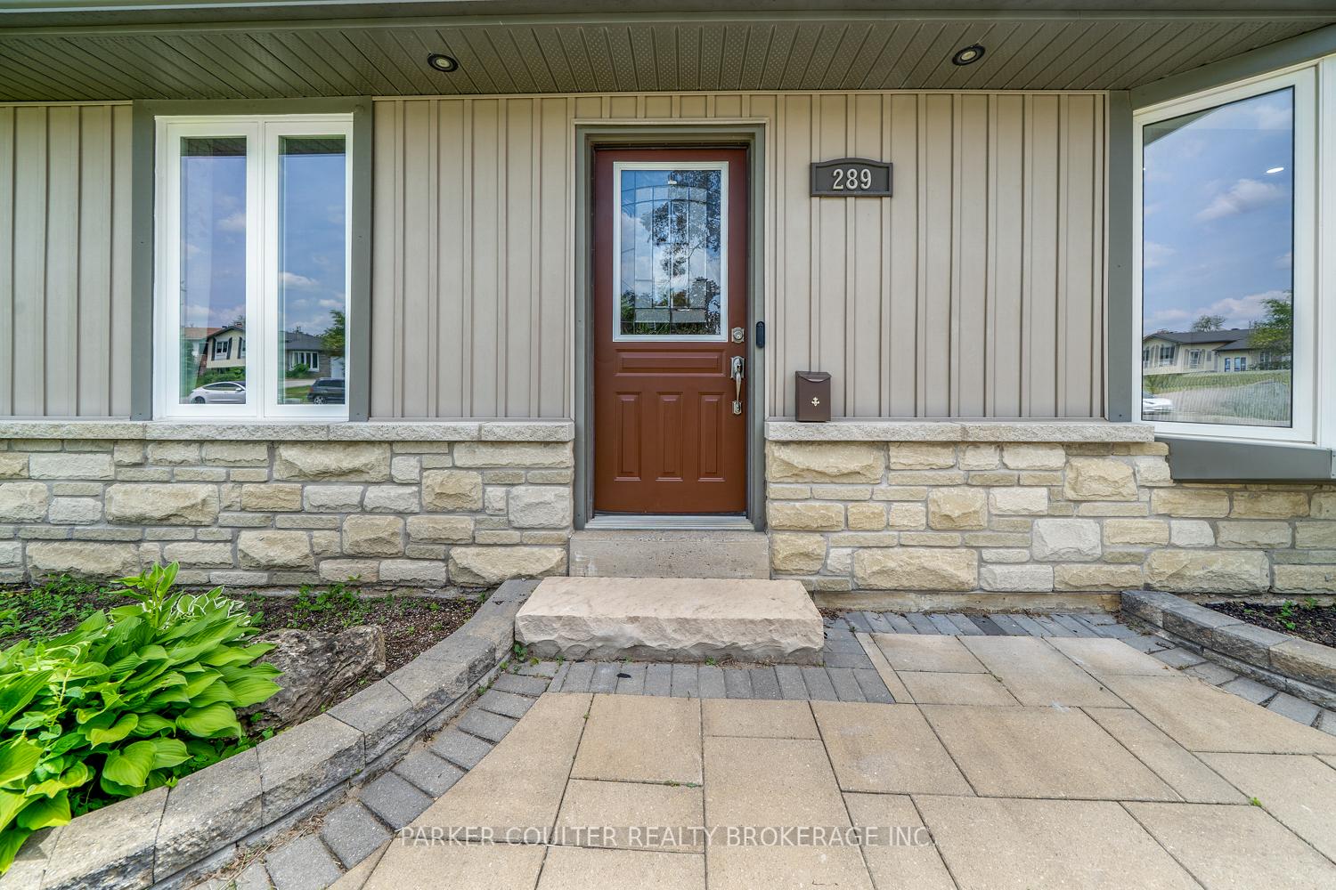 Photo 3 of 289 Pine Drive, Barrie, Bayshore — HOMEH