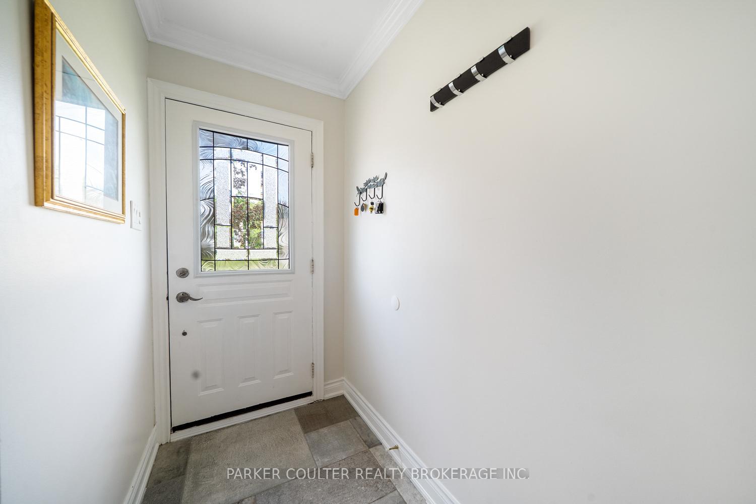 Photo 4 of 289 Pine Drive, Barrie, Bayshore — HOMEH