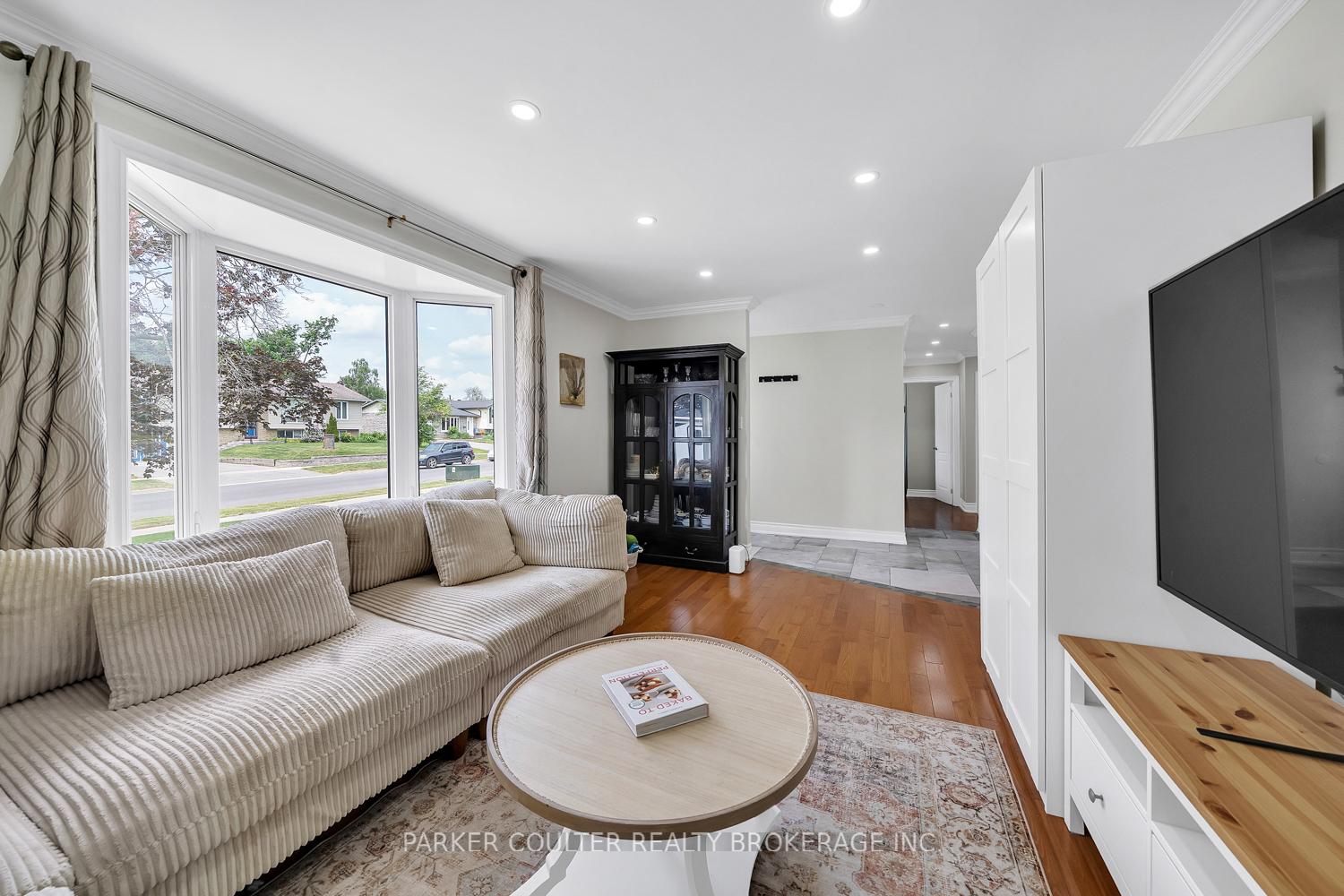 Photo 7 of 289 Pine Drive, Barrie, Bayshore — HOMEH