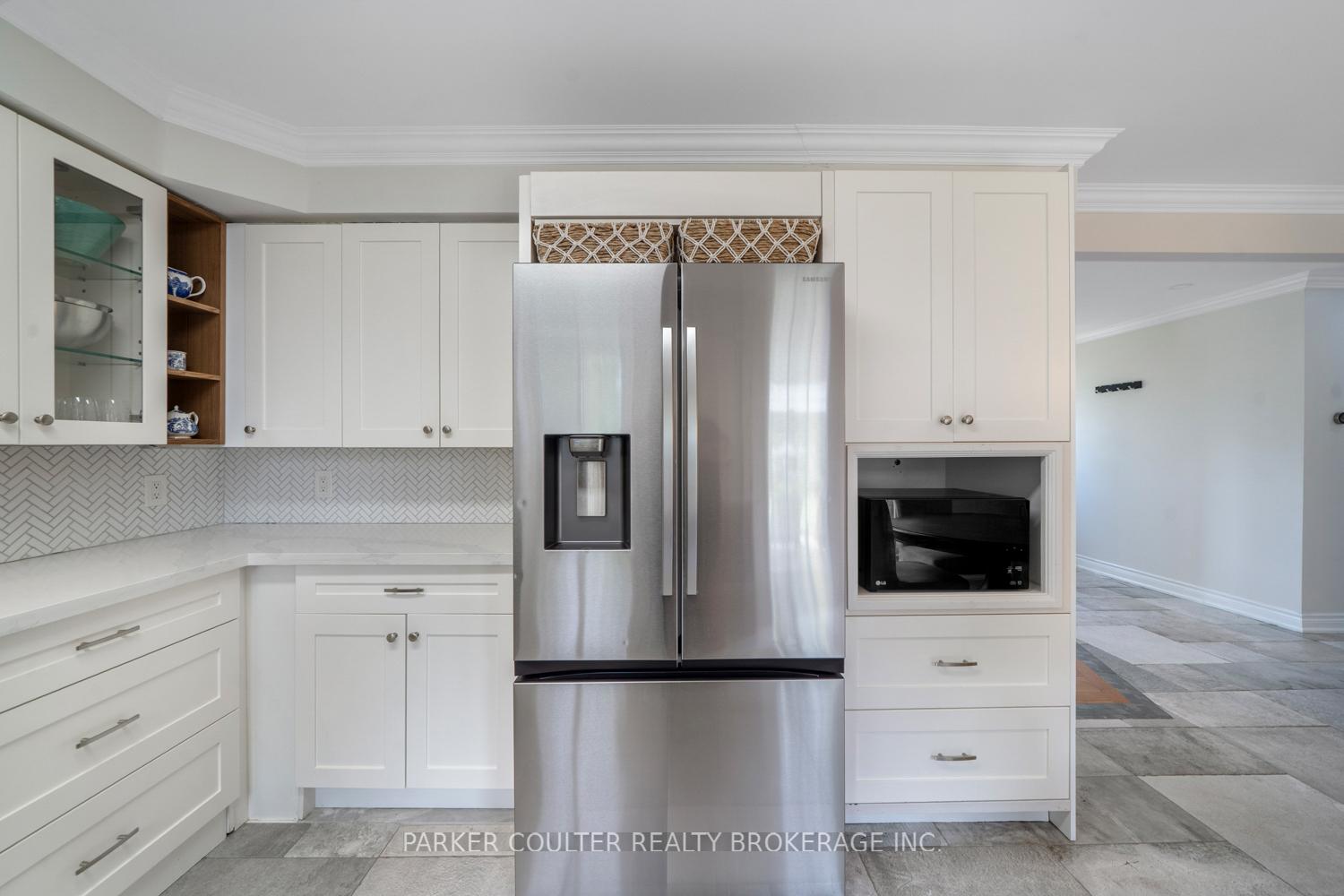 Photo 11 of 289 Pine Drive, Barrie, Bayshore — HOMEH