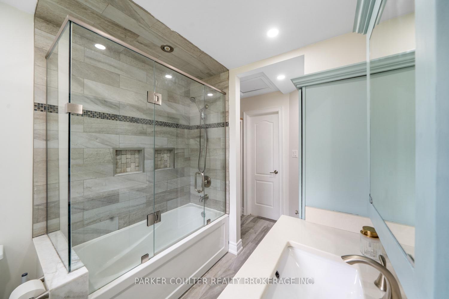 Photo 20 of 289 Pine Drive, Barrie, Bayshore — HOMEH