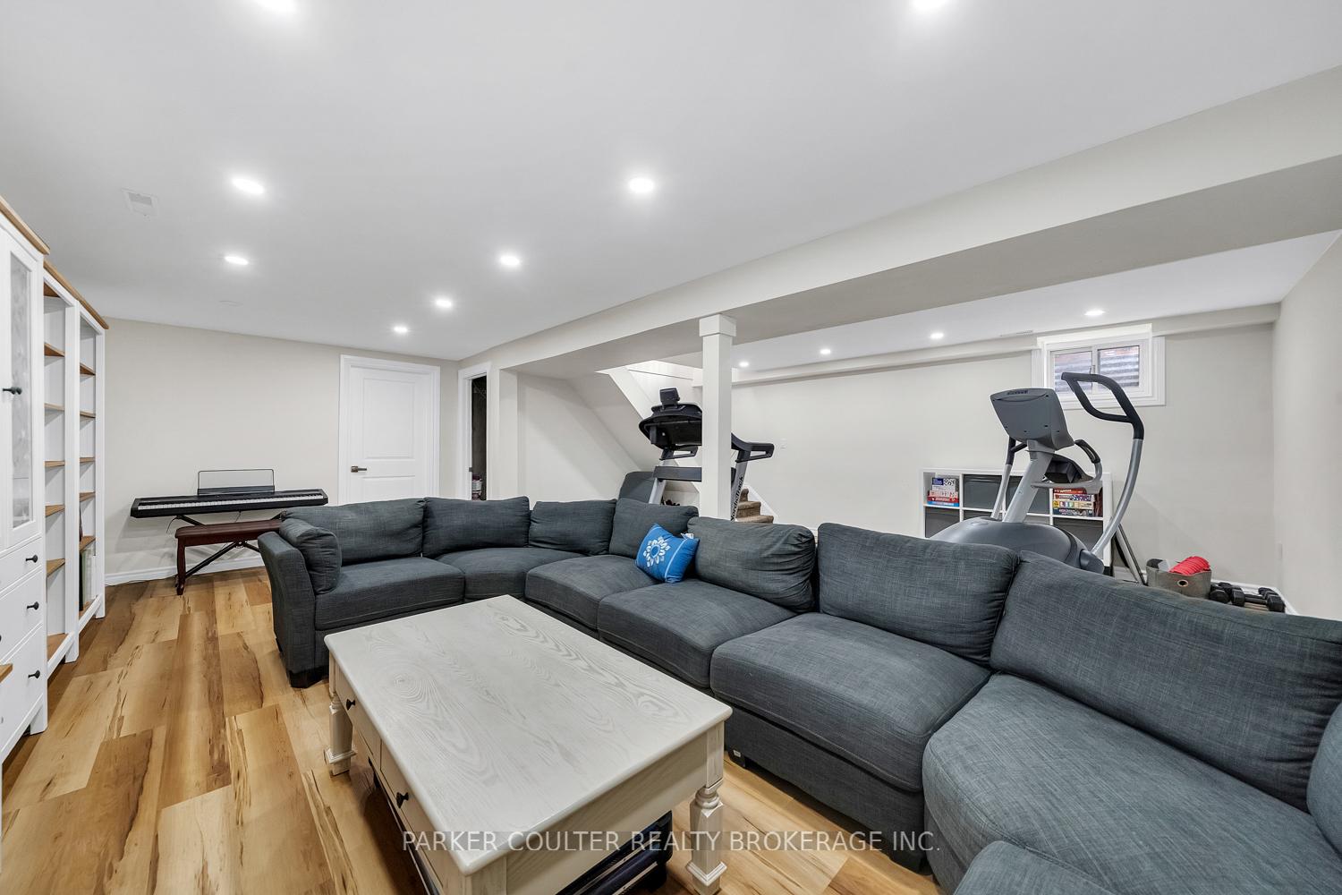 Photo 23 of 289 Pine Drive, Barrie, Bayshore — HOMEH