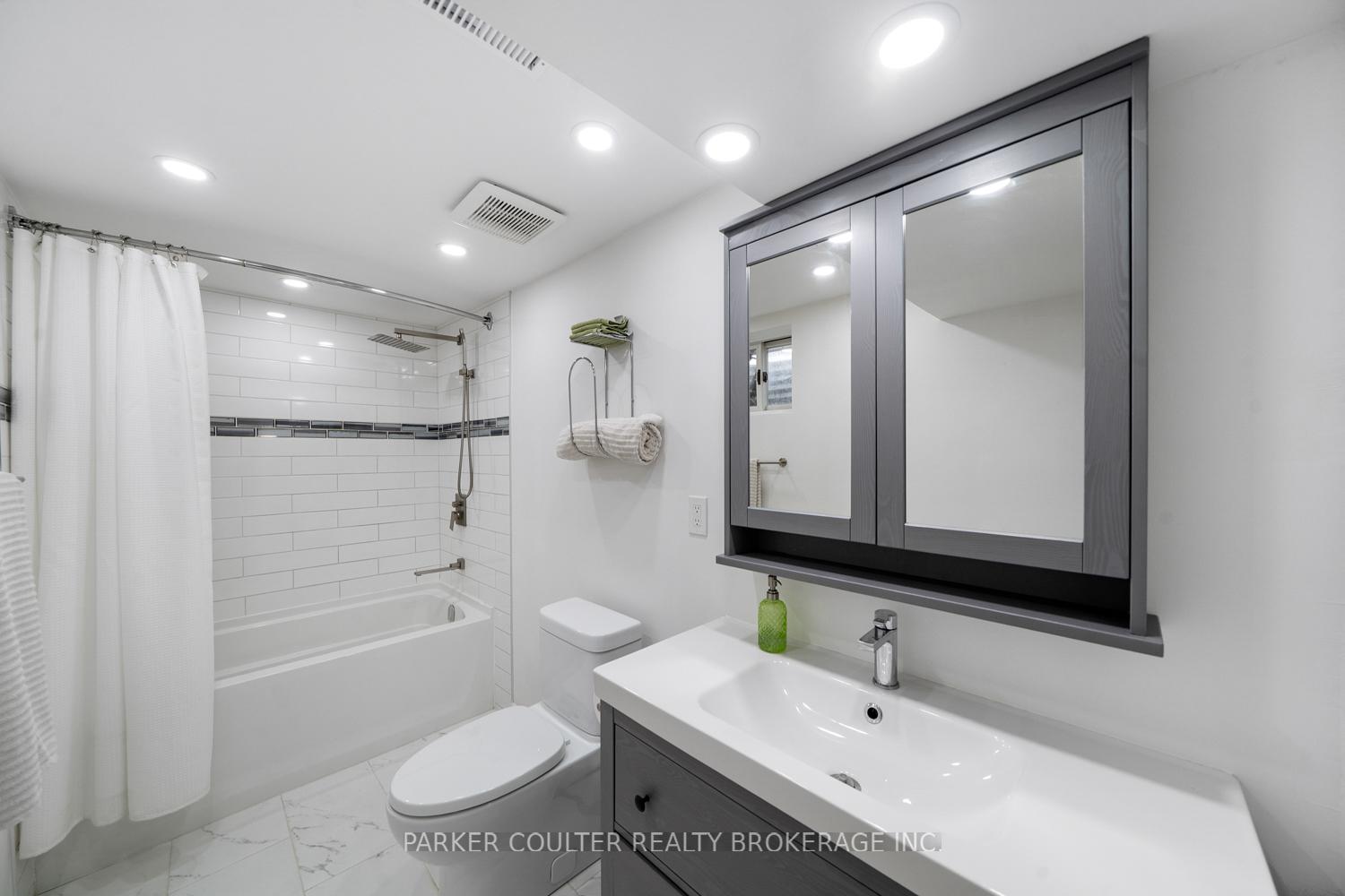 Photo 27 of 289 Pine Drive, Barrie, Bayshore — HOMEH